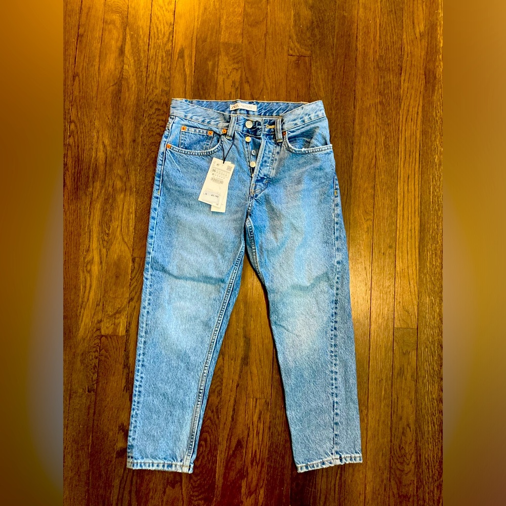 Zara women’s slim cropped light denim. Size 29. New with tags.
